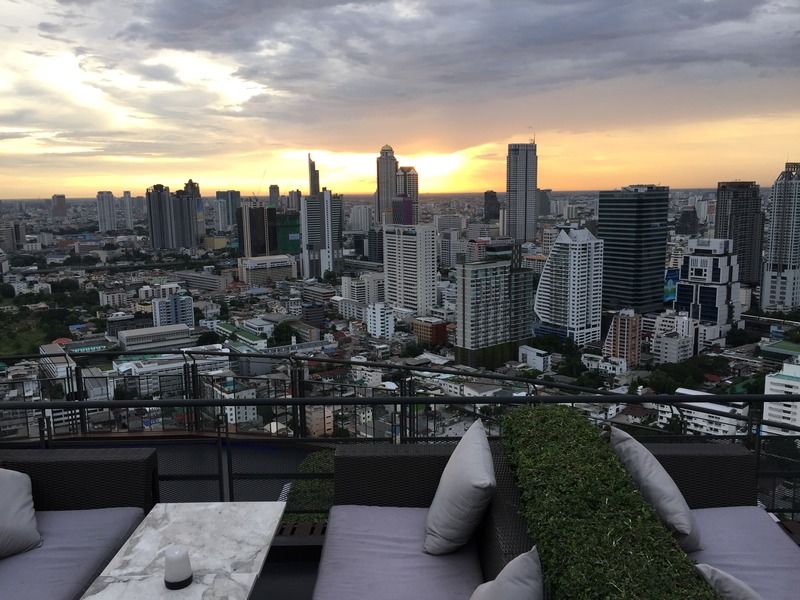 Апарт отель Oaks Bangkok Sathorn Экстерьер фото